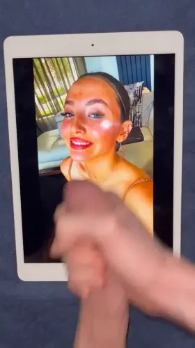 Huge load for this slut💦