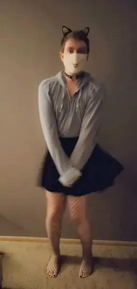 Flowy skirt goes brr~ 💕🐶