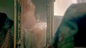 Jessica Parker Kennedy lesbian scene in Black Sails