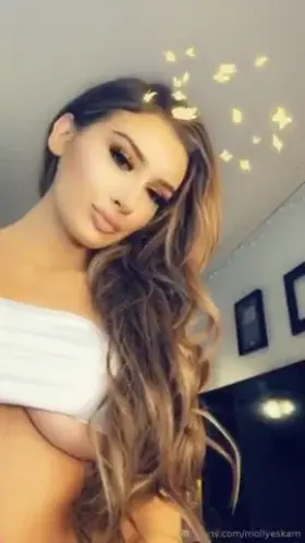 Molly Eskam is HOT! Full Only Fans Album in Comments!!