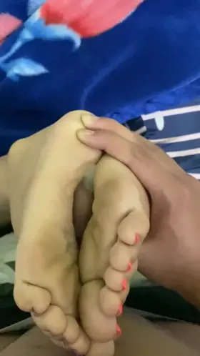 I love my girls feet