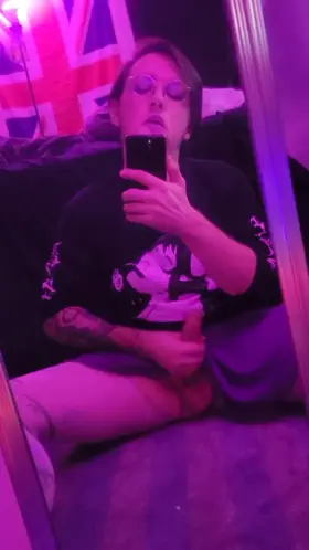 Choke me like the demon on my shirt😈