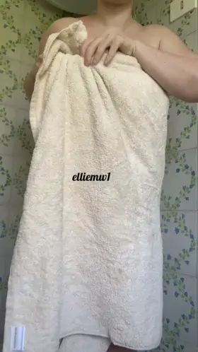 Hiding some big areolas under my towel.. 👀