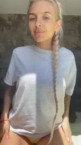 do you like the girl's braids?)