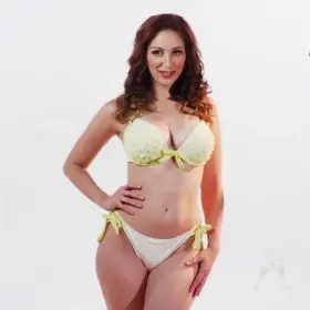 Carlotta has Uncensored Try-On Hauls