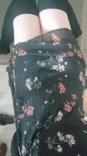 This is me while browsing this sub 🤤