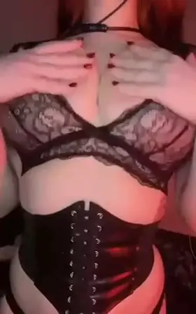 I am 4‘10 smash or pass?🥺🥺 (OC) t18y german