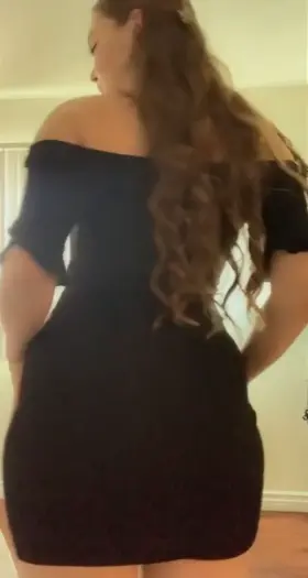 Come peel this little pink thong off of me 😌