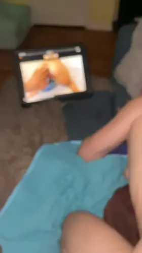 I love watching porn with my young FWB’s.. I came so so so hard! [MF] MILF