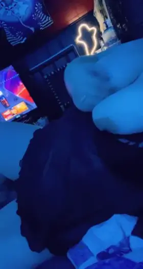 Cum play with them 🖤