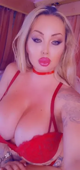 I hope you like lots of spit daddy 💋