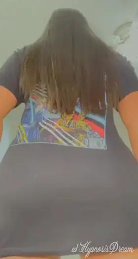 Born in 1986, mom x 2, horny af 🔥