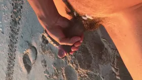 Have u ever cum at the beach?💦