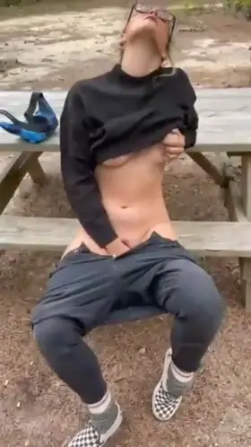 GF masturbates in the park