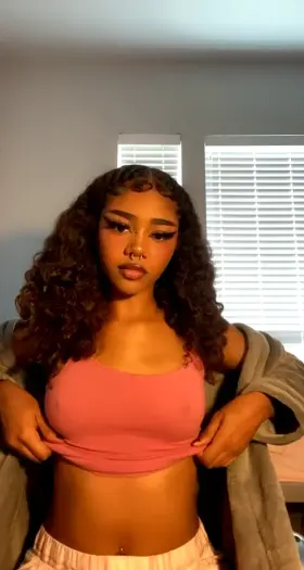 Anyone like petite ebony sluts?😽