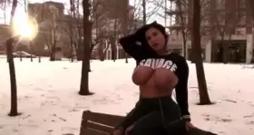 🍈Big tits in the park🍈 FREE CONTENT IN COMMENTS⬇️ https://link-to.net/161228/kor01