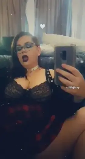 Big tiddy goth girl reporting for duty🖤