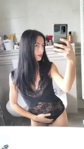 enjoy this video i won't to check my OF cause everyone does it <3