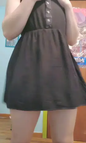i forgot to wear panties under my dress >~<