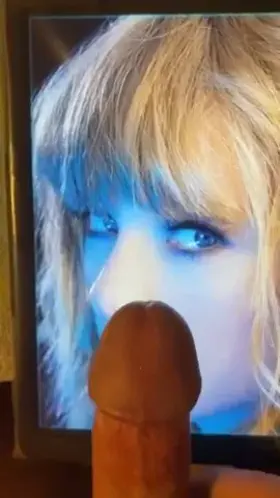 I love cumming on Taylor’s amazing face