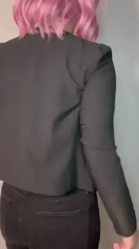 On/Off: Corporate mom to the sexy milf y’all like