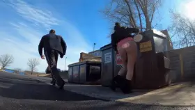 Wife pantsing prank - Sammi Starfish