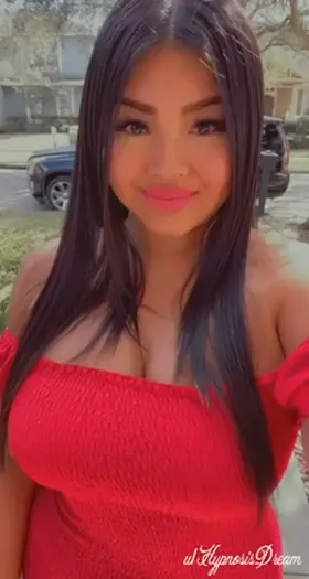 Knock ✊🏽 knock ✊🏽 I need to borrow some cream. May I please cum in? ☺️ (35yo mom)