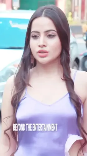 Looks like a Poka show...What kind of outfit Urfi Javed is wearing?