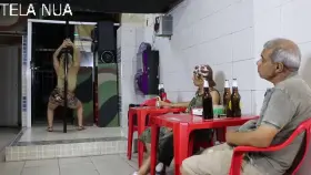 LOIRA GOSTOSA LEVA A LOUCURA DOIS TIOZÃO COM SHOW DE STRIP, E AINDA FODEU GOSTOSO DENTRO DO BAR- com INES VENTURA