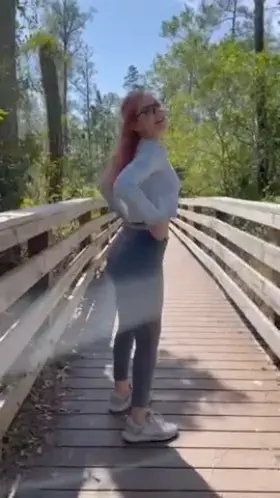 5 seconds later a family of 5 walked onto the trail 😅