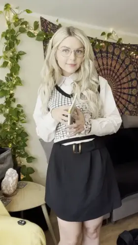 geeky girls are the most fun bc I can ride your face and do your study work at the same time 📚😊