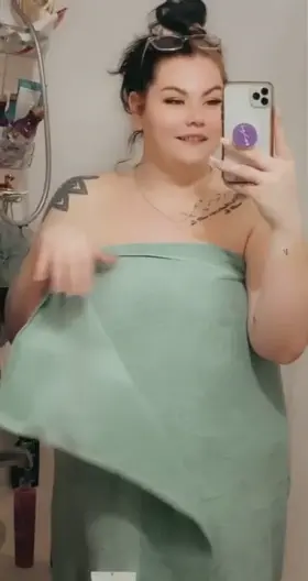 Join me in the shower?? 🧼