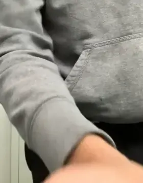 Be honest did it make you stop scrolling? (19)