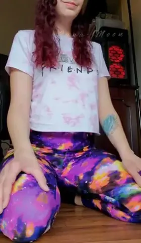 I'm not the most confident with my body, but I sure do love showing it off on this sub! 💜