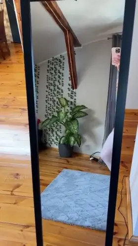 Petite girls are the best cuz you can throw them around bed