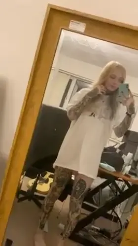 Does it look cute when I wiggle it?