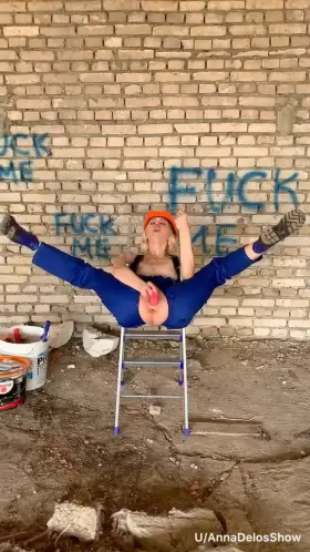 Would you like to fuck a builder woman?