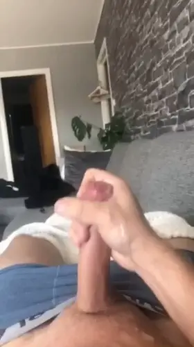 Good evening you sexy guys!