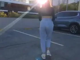 Girl masturbates in car