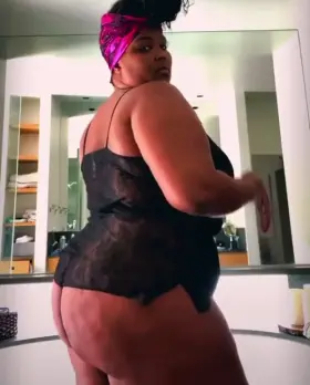 Lizzo juicy ass booty