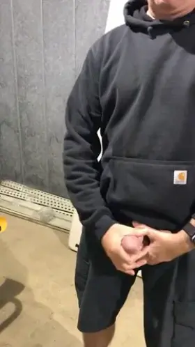 So bored and horny at work!