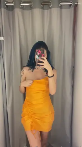 [f] Do u want to have some fun with me in the fitting room?