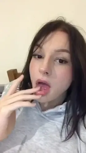 Can anyone ID this girl 😍?