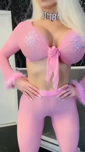 Bimbo milfie fuckdoll