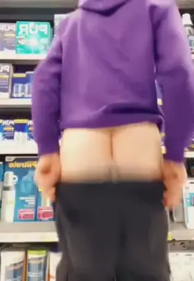 Just a little Walmart flashing 😌😇