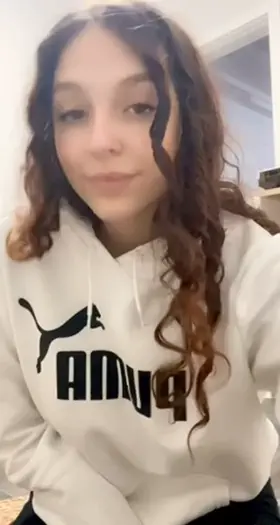 Daddy wanna fuck a naughty girl?;)