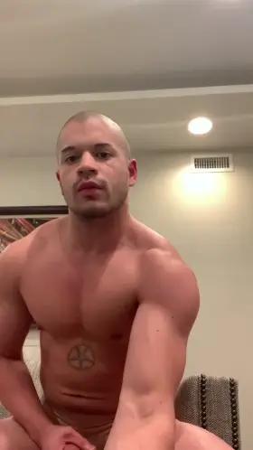 Idk how when I start looking better I get less attention on my posts :/