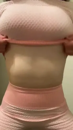 The bounciest tits you'll see all day (I hope) [oc]