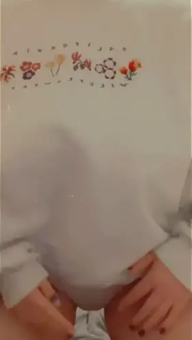 If even 4 guys see my 18y/o ass, I’ll celebrate and fuck myself