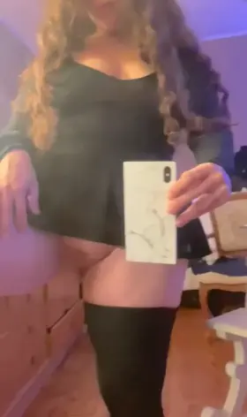 a hand is nice but ur face would be better